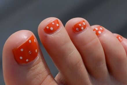 groomed pedicure